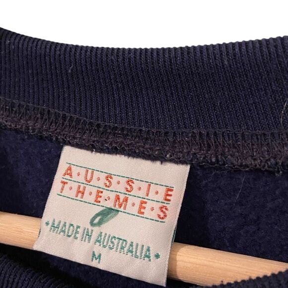 Vintage Aussie Theme Birds of Australia in Navy Blue Sweatshirt in Size Medium - Picture 6 of 6